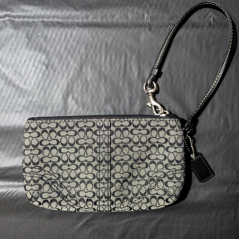 Coach Mini Signature Black Wristlet Early 2000s Y2k - Gem